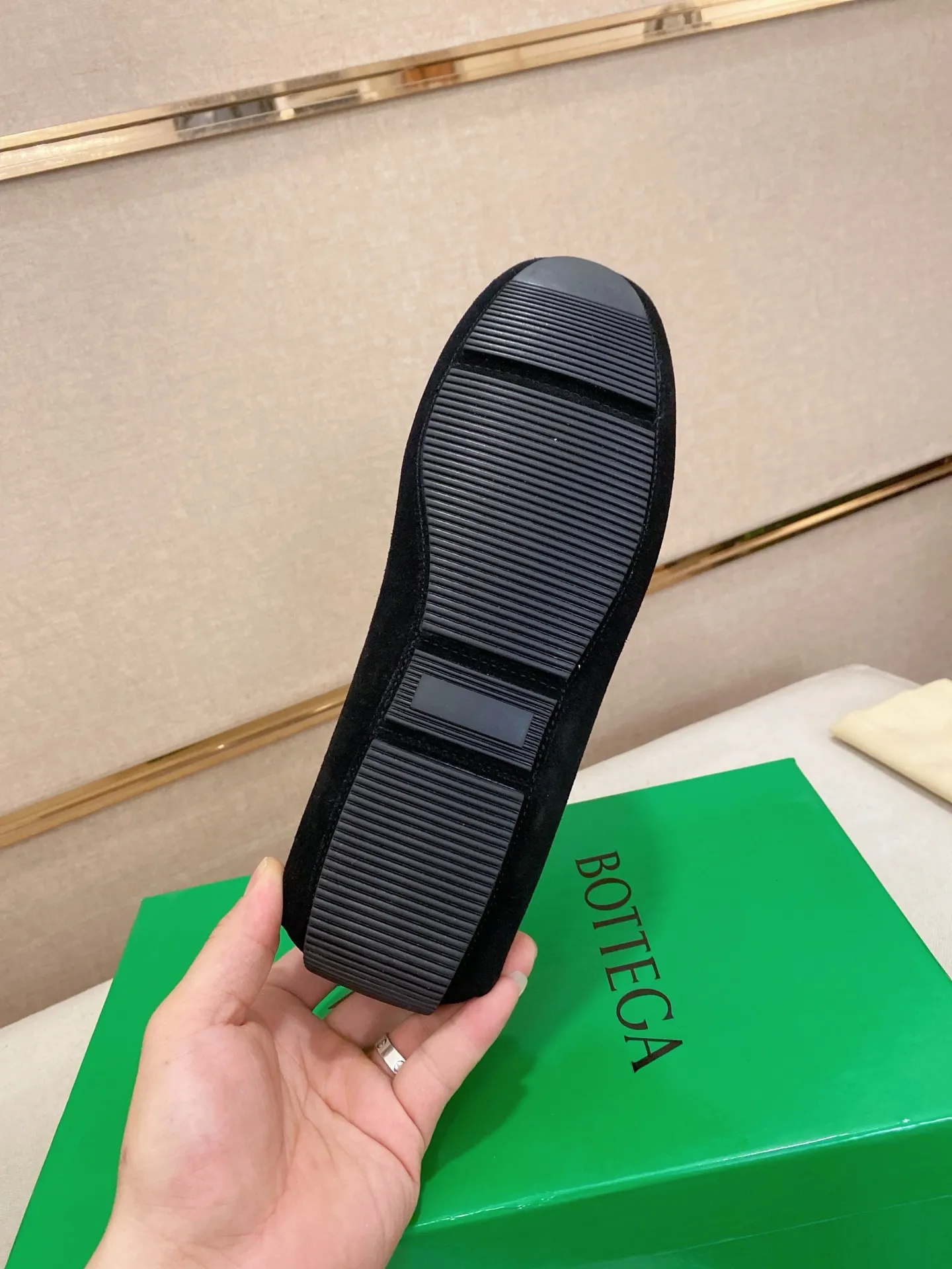 Men's shoes 💰 400💰 (Niu Li + Niu Pad) [BV] latest hot style‼ ️Casual men's shoes, uppers imported deer pattern first-layer cowhide ➕Full imported cowhide lining✔️Exquisite workmanship, excellent foot feel, special rubber soles✔️, cool and fashionable, the latest fashion, fashionable outsole, hurry up. Code number: 38-44 (can be customized to 37.45, non-refundable)